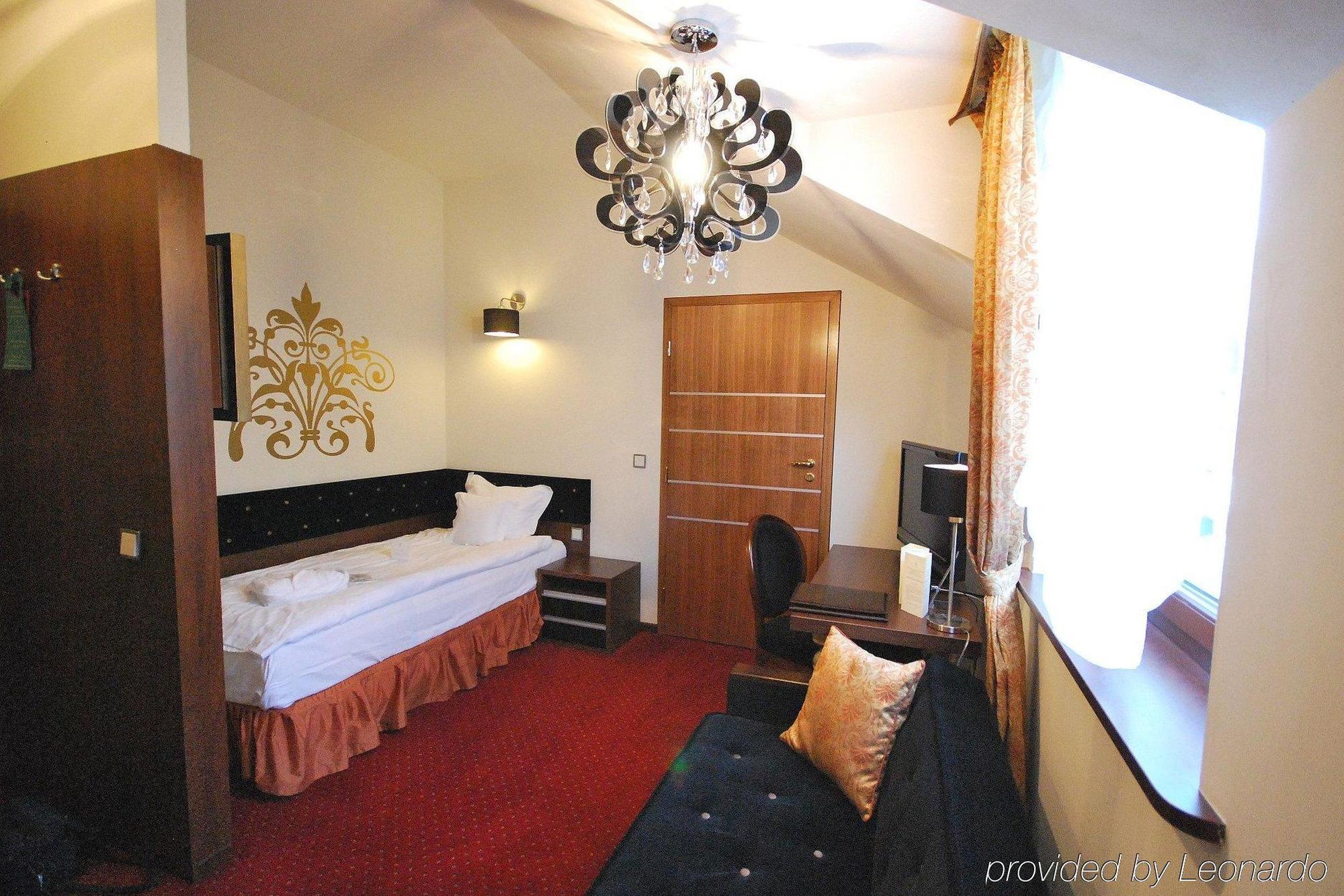 Dwor Kombornia Hotel&Spa Exterior photo