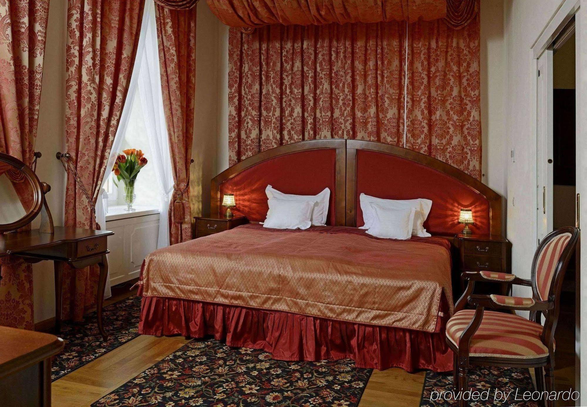 Dwor Kombornia Hotel&Spa Exterior photo